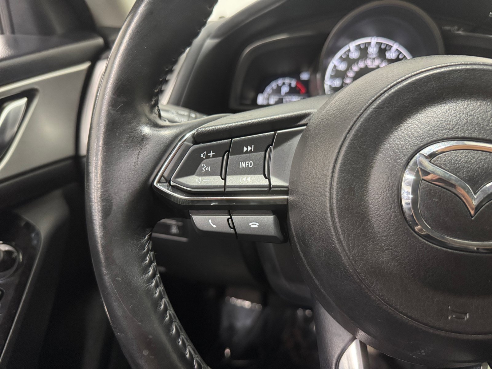 Used 2018 MAZDA MAZDA3 Touring FWD image 23