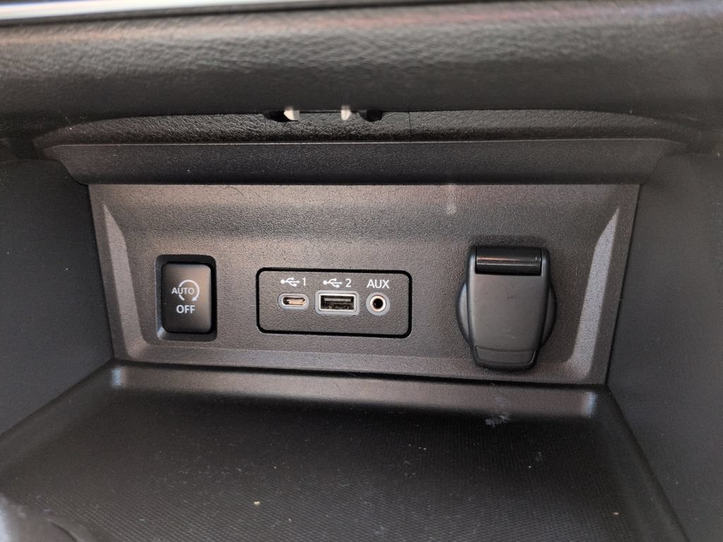 Used 2024 Nissan Sentra SV FWD image 21