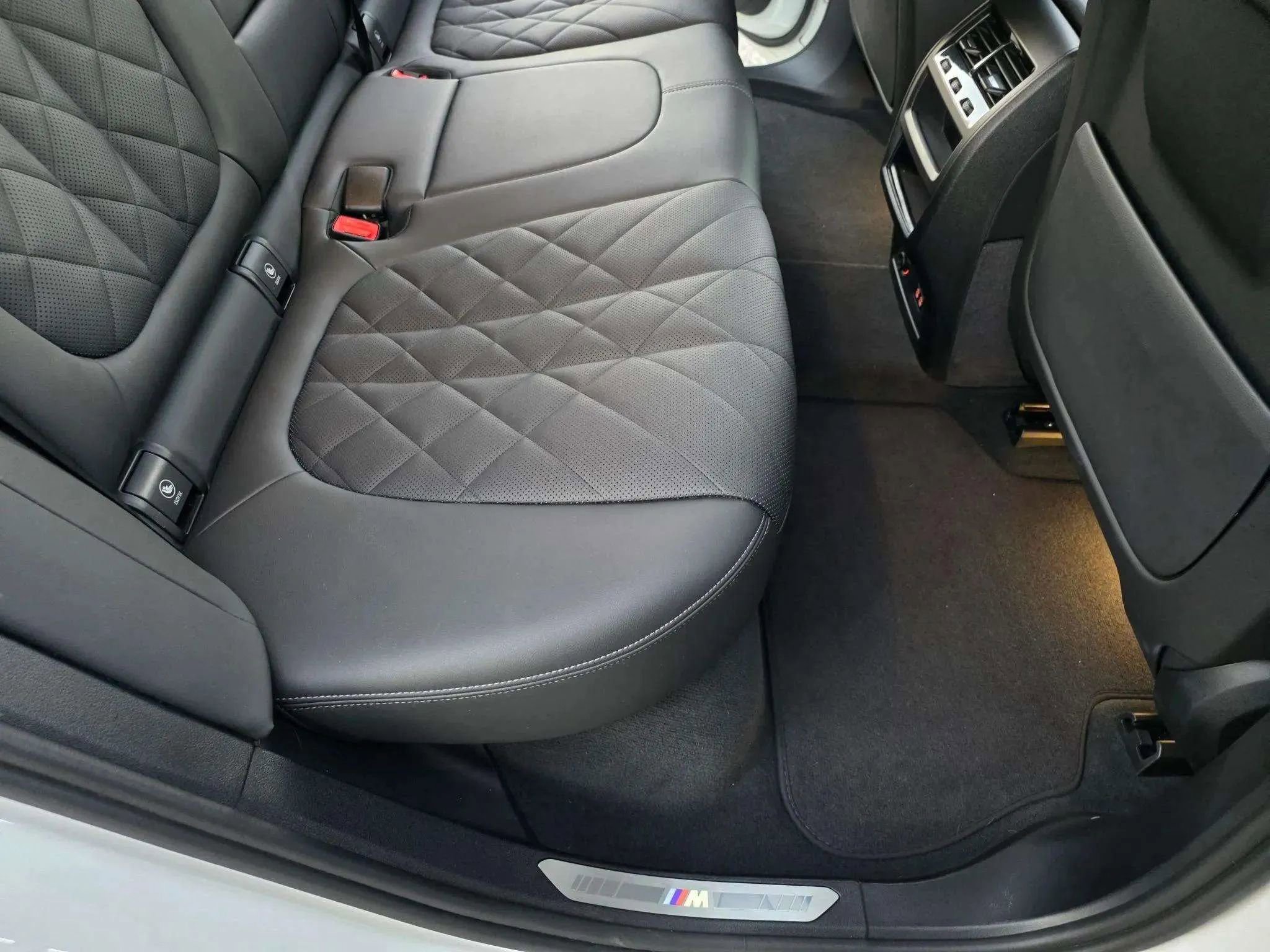 Used 2024 BMW X5 sDrive40i w/ M Sport Package image 69