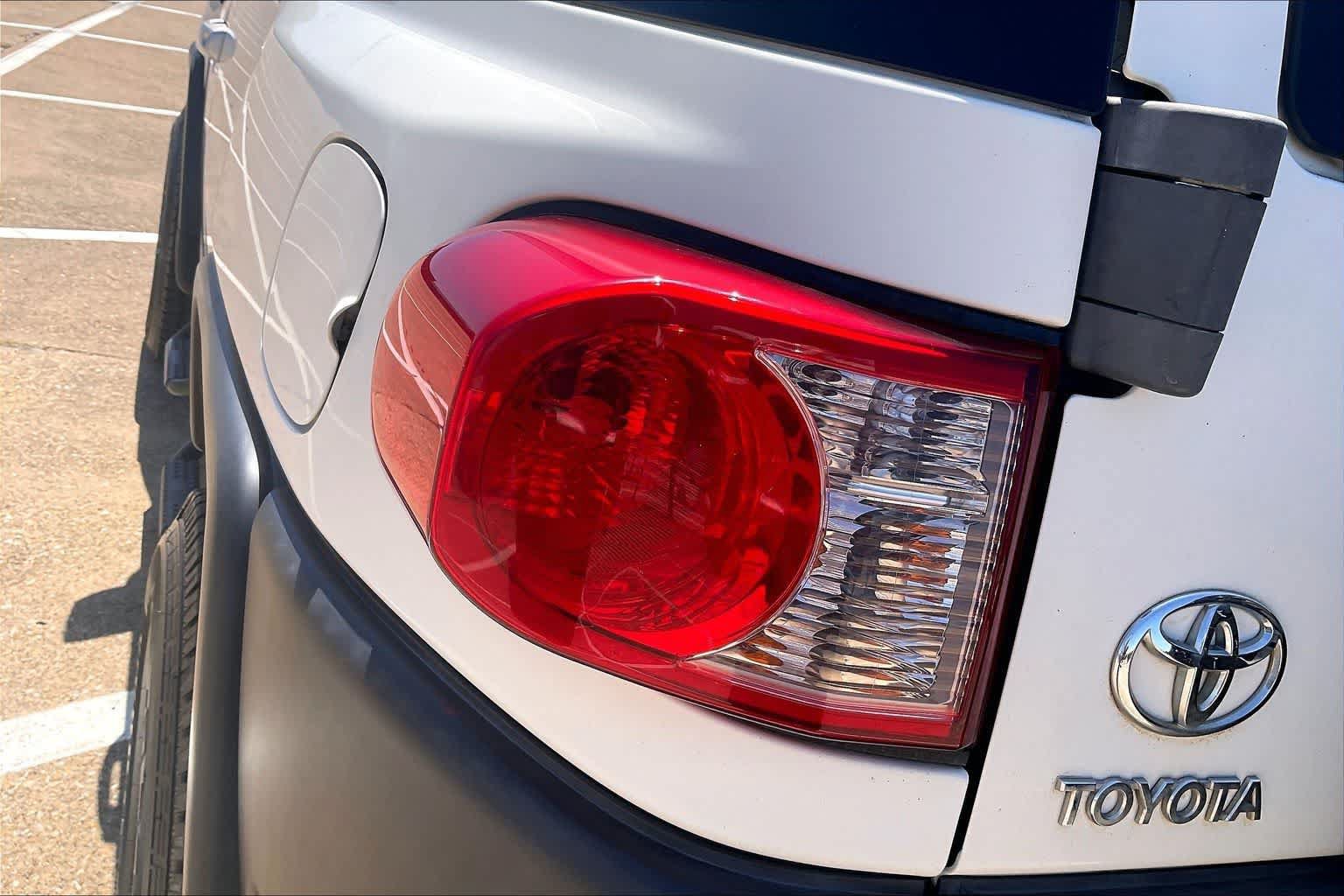 Used 2010 Toyota FJ Cruiser 2WD image 26
