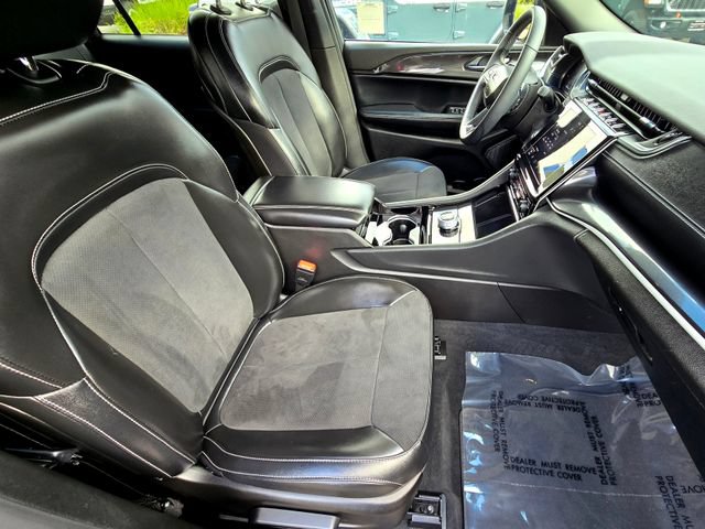 Used 2023 Jeep Grand Cherokee L Laredo AWD/4WD image 22