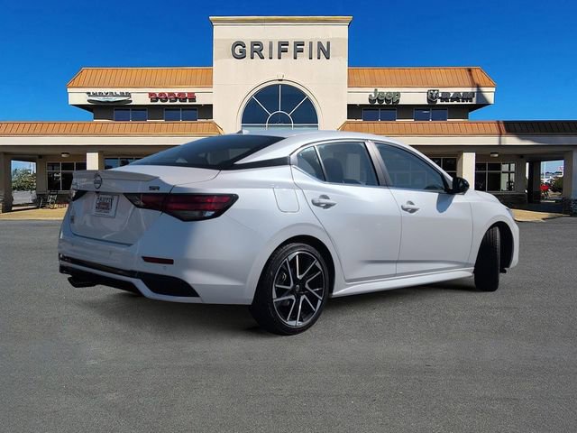 Used 2025 Nissan Sentra SR w/ SR Premium Package image 4