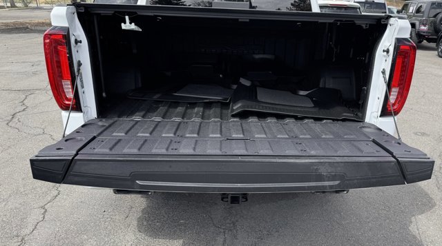 Used 2023 GMC Sierra 1500 Denali w/ Technology Package AWD/4WD image 8