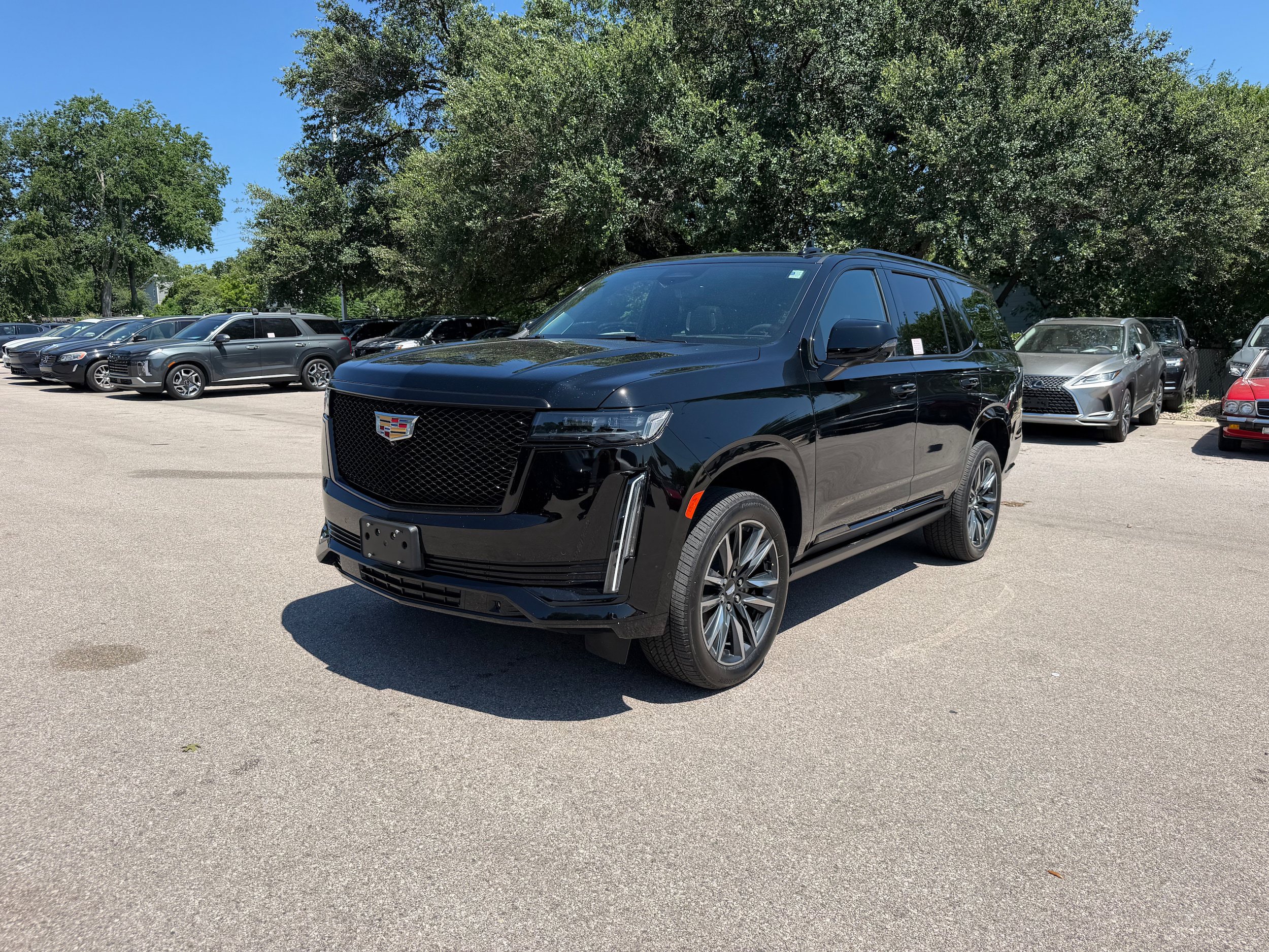 Used 2024 Cadillac Escalade Sport Platinum AWD/4WD image 2