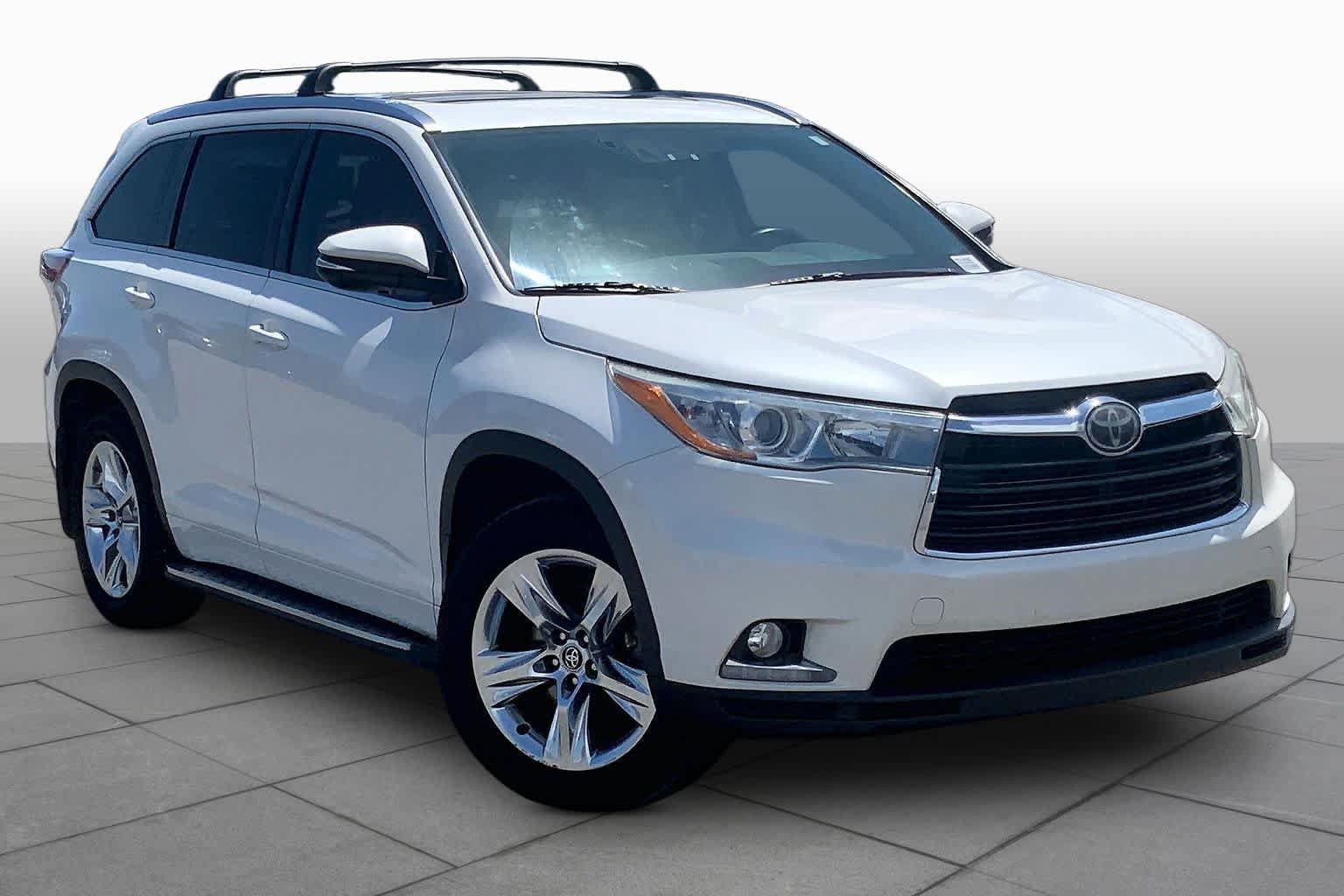 Used 2016 Toyota Highlander Limited w/ Driver Technology Package AWD/4WD image 2