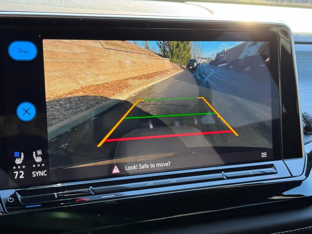 Used 2024 Volkswagen Atlas Cross Sport SE image 20