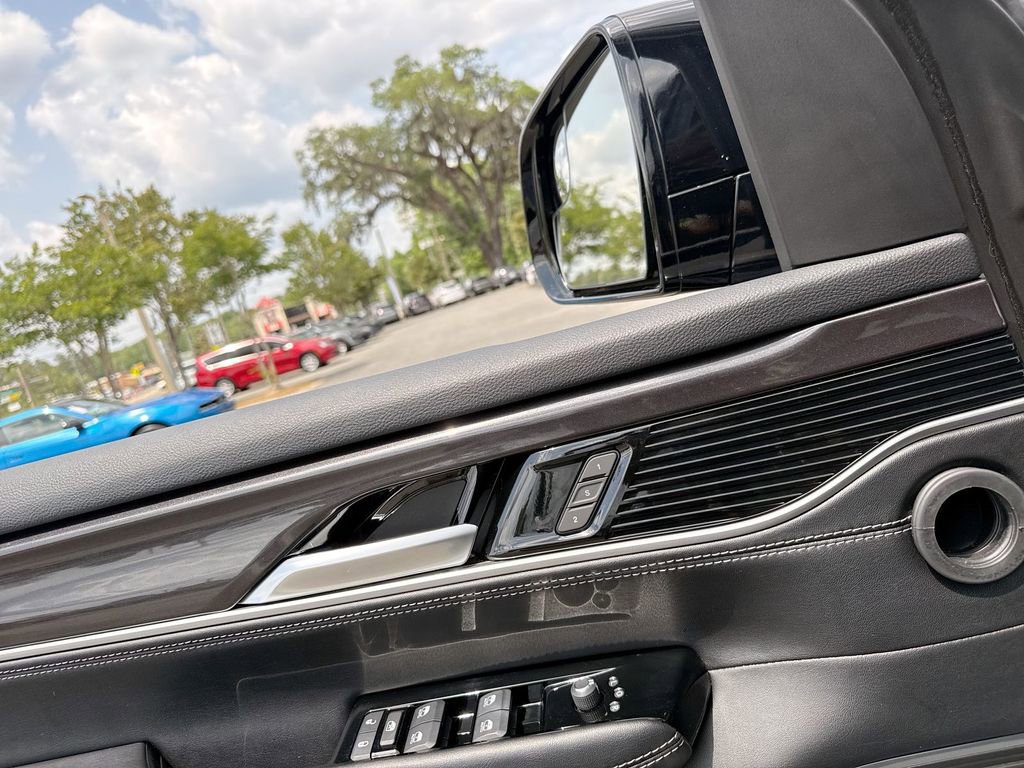 Used 2023 Jeep Wagoneer 2WD w/ Premium Group I image 12