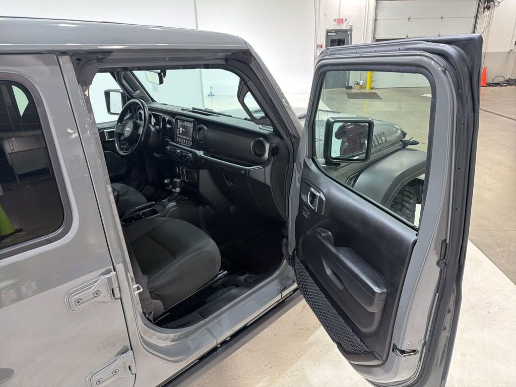 Used 2022 Jeep Wrangler Unlimited Sport image 29