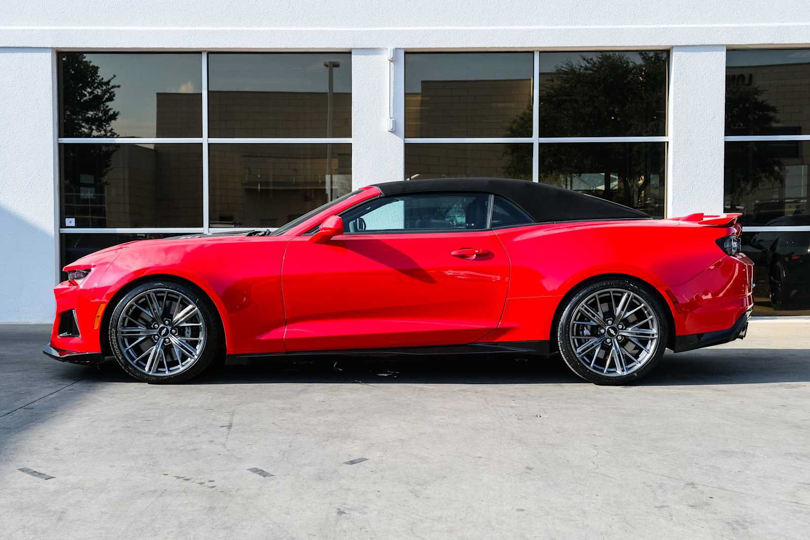 Used 2019 Chevrolet Camaro ZL1 RWD image 21