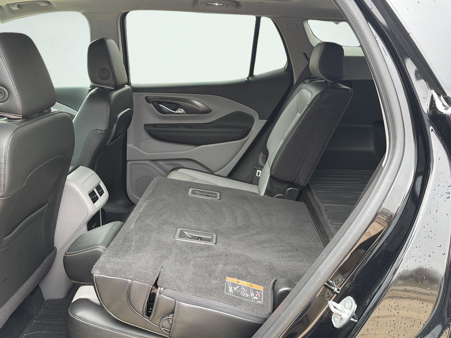 Used 2022 GMC Terrain SLT image 29
