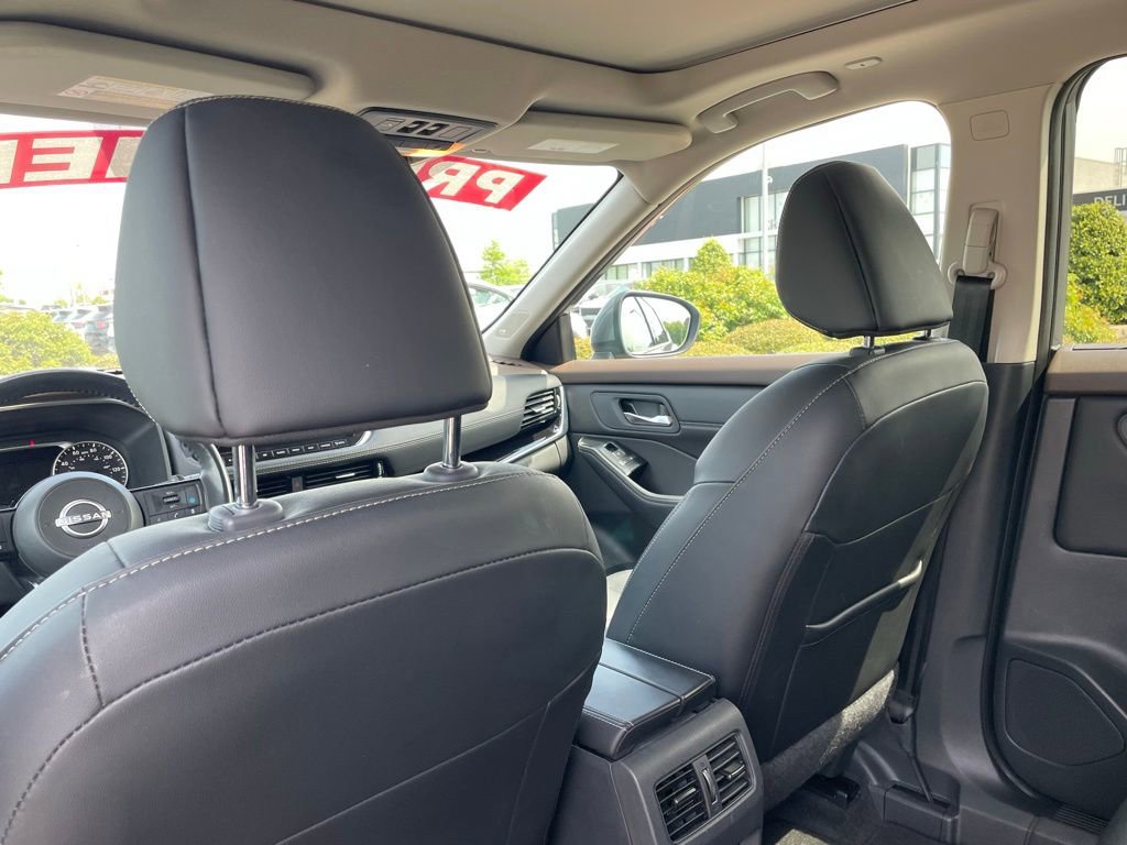 Used 2023 Nissan Rogue SL w/ SL Premium Package image 28