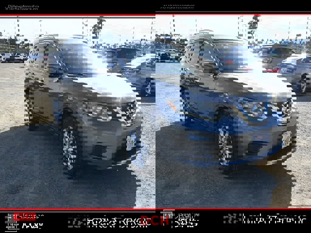 Used 2016 Nissan Rogue SV w/ SV Premium Package image 3