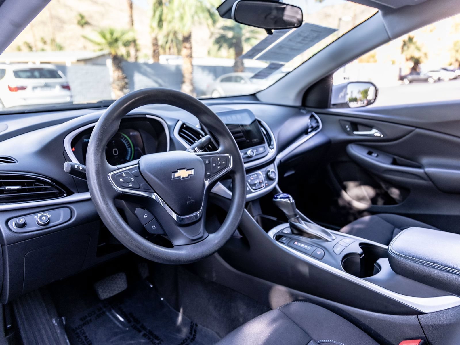 Used 2018 Chevrolet Volt LT FWD image 17