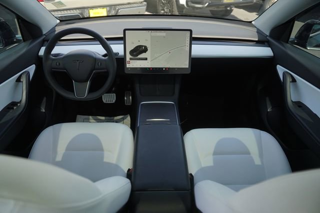 Used 2022 Tesla Model Y Performance image 21