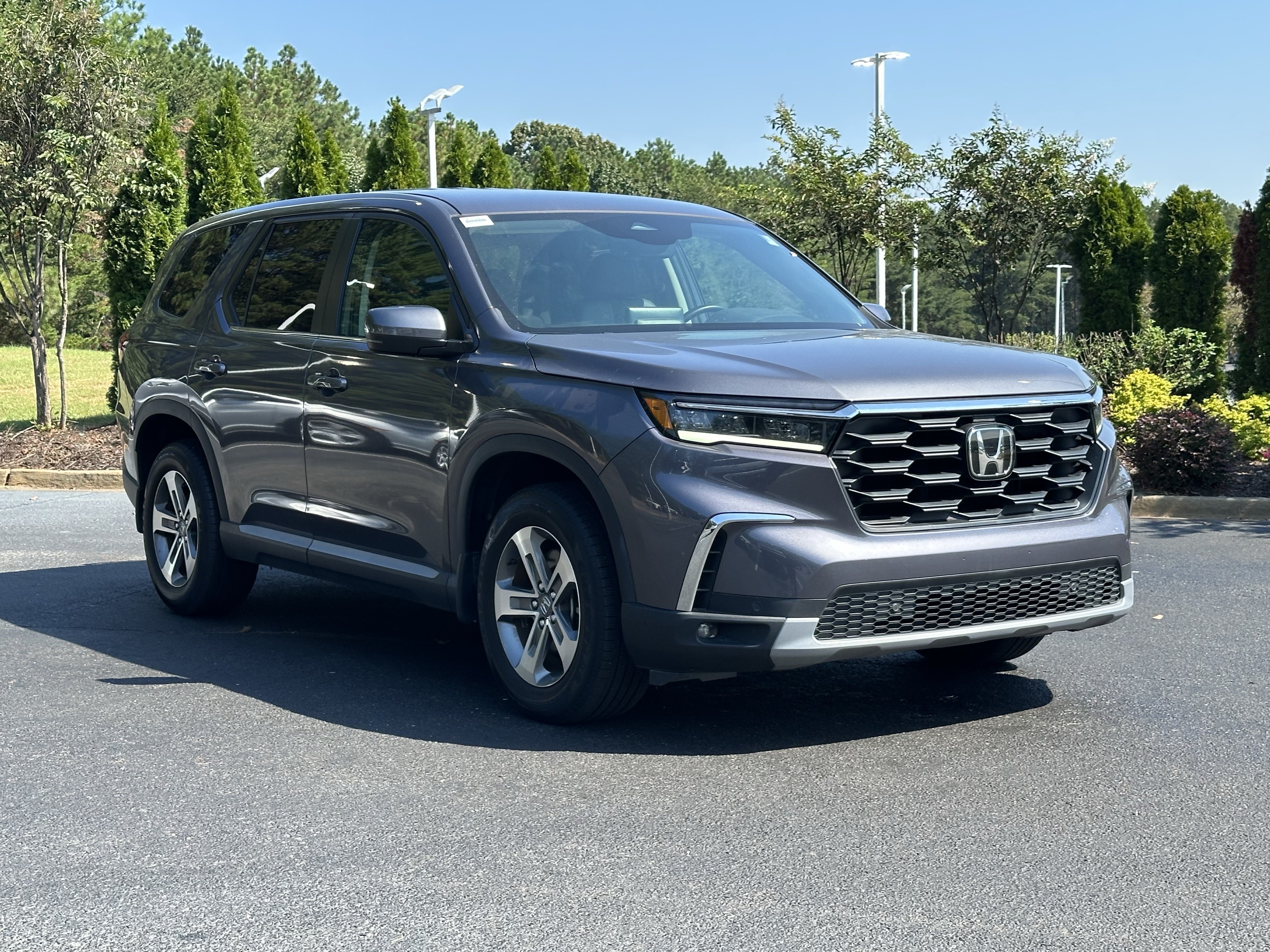 Used 2025 Honda Pilot EX-L image 2