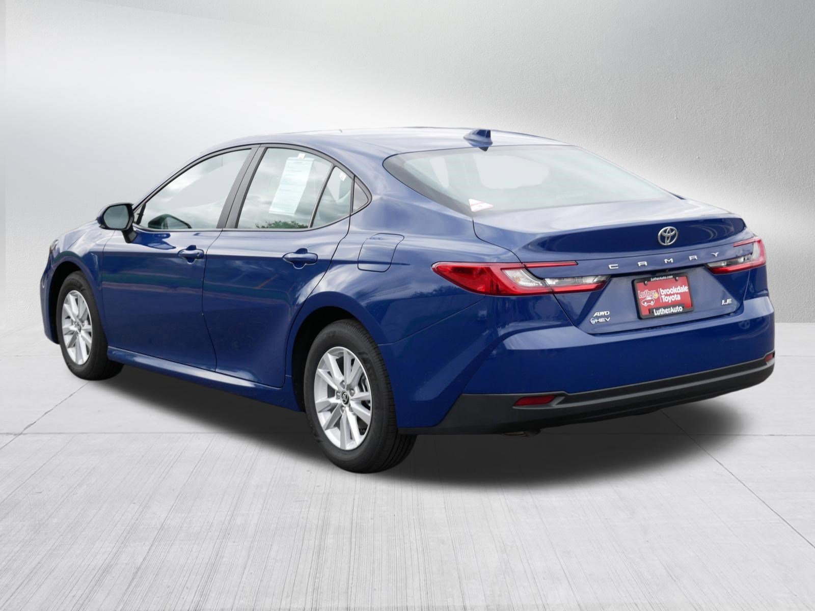 Used 2025 Toyota Camry LE AWD/4WD image 5