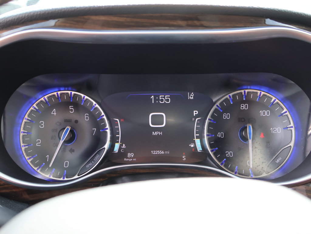 Used 2022 Chrysler Pacifica Limited FWD image 30