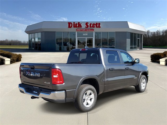 New 2025 RAM 1500 4x4 Crew Cab image 4