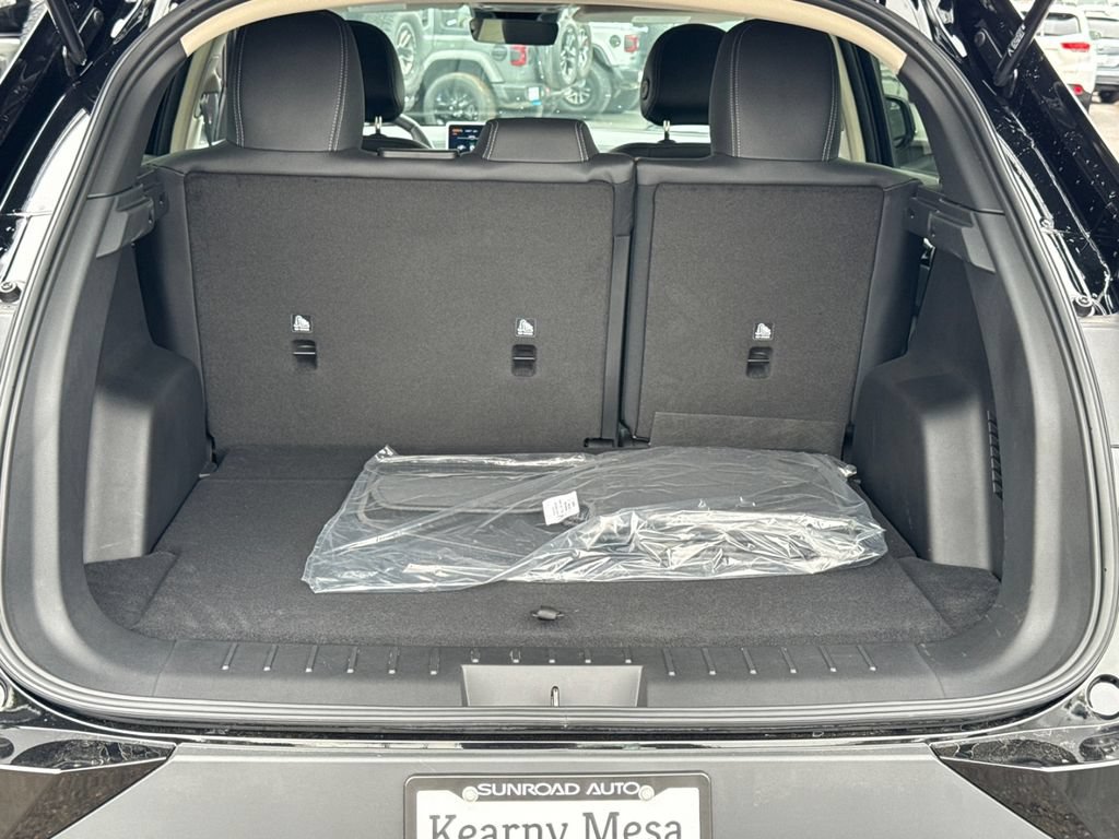 New 2025 VinFast VF 8 Eco AWD/4WD image 11