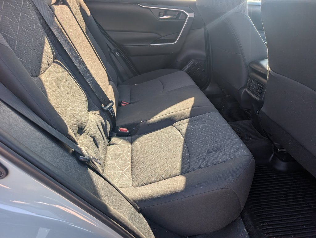 Certified 2020 Toyota RAV4 XLE w/ Convenience Package AWD/4WD image 5