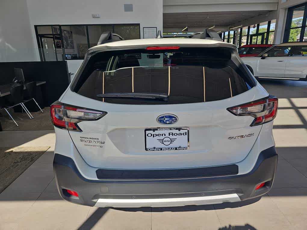 Used 2023 Subaru Outback Limited AWD/4WD image 6