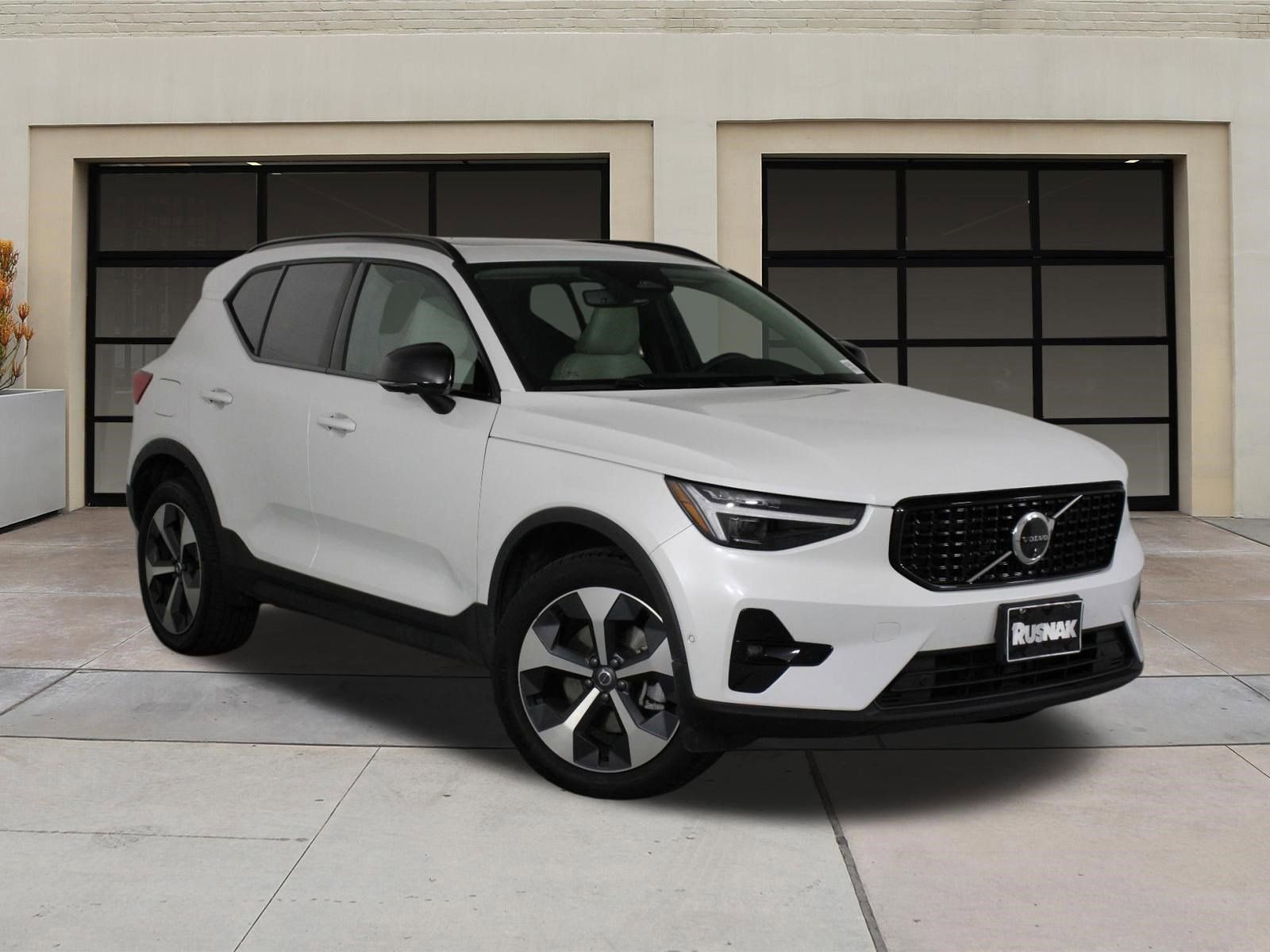 Used 2026 Volvo XC40 B5 Plus w/ Protection Package Premier AWD/4WD image 34