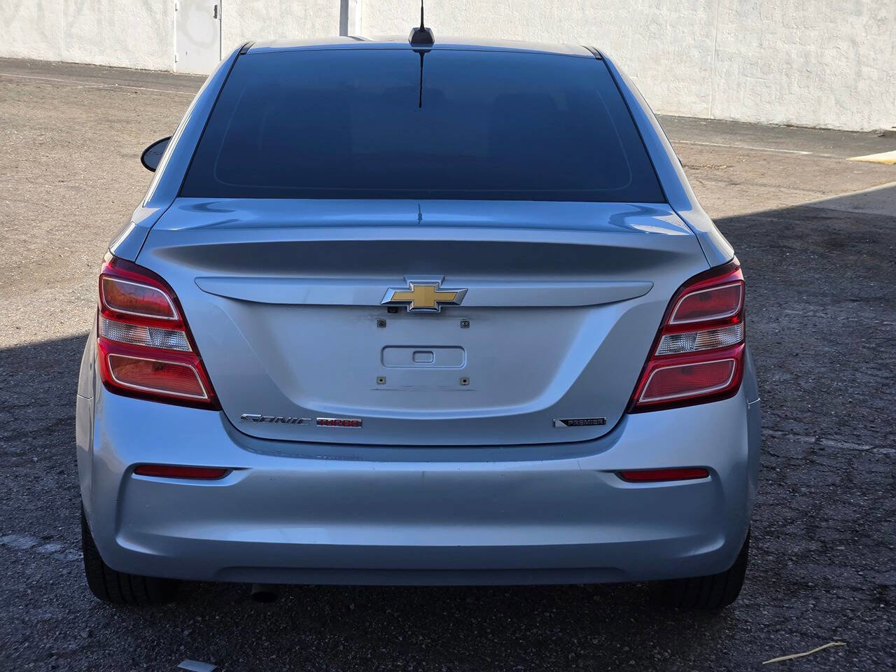 Used 2018 Chevrolet Sonic Premier FWD image 13