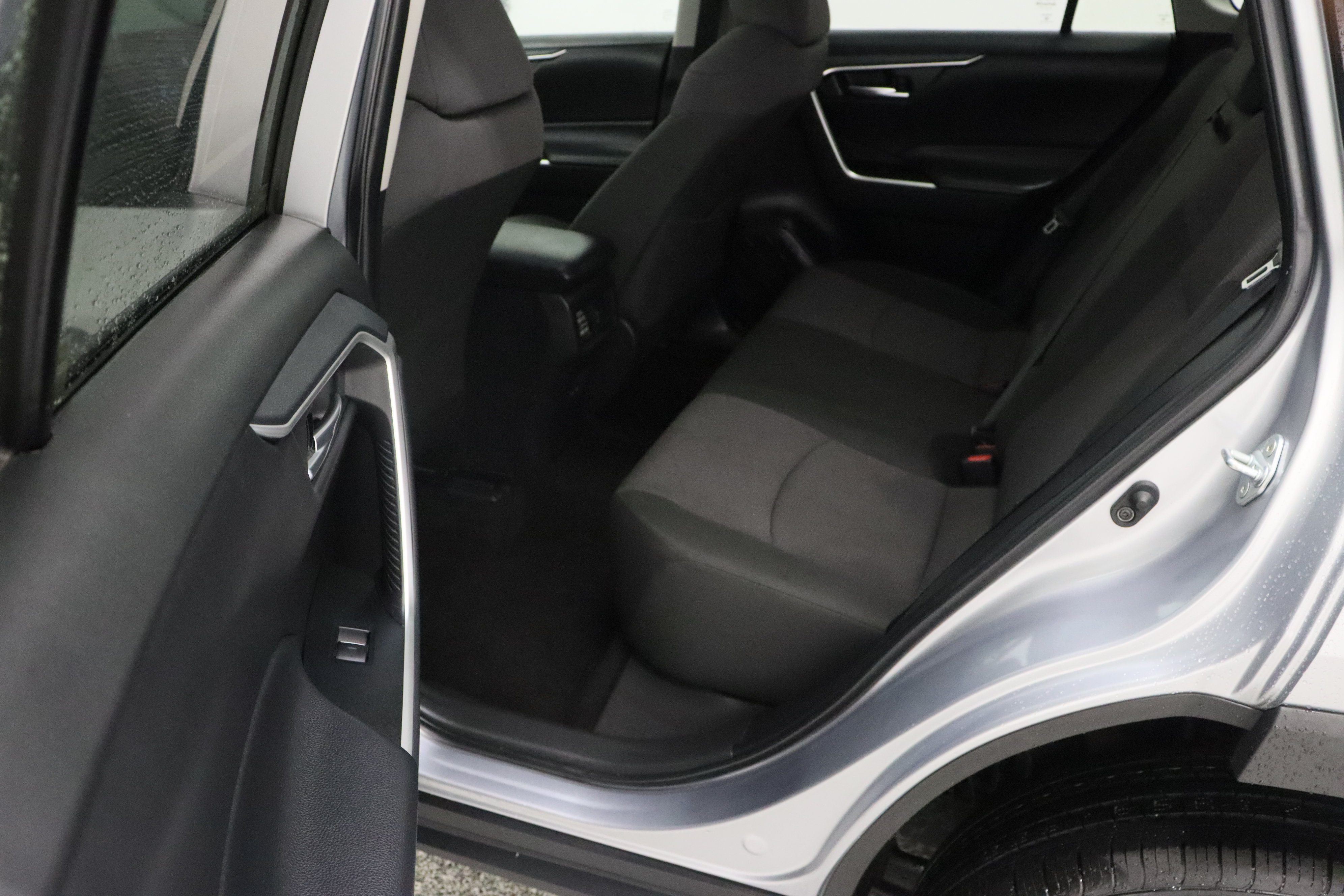 Used 2025 Toyota RAV4 XLE w/ Convenience Package AWD/4WD image 29