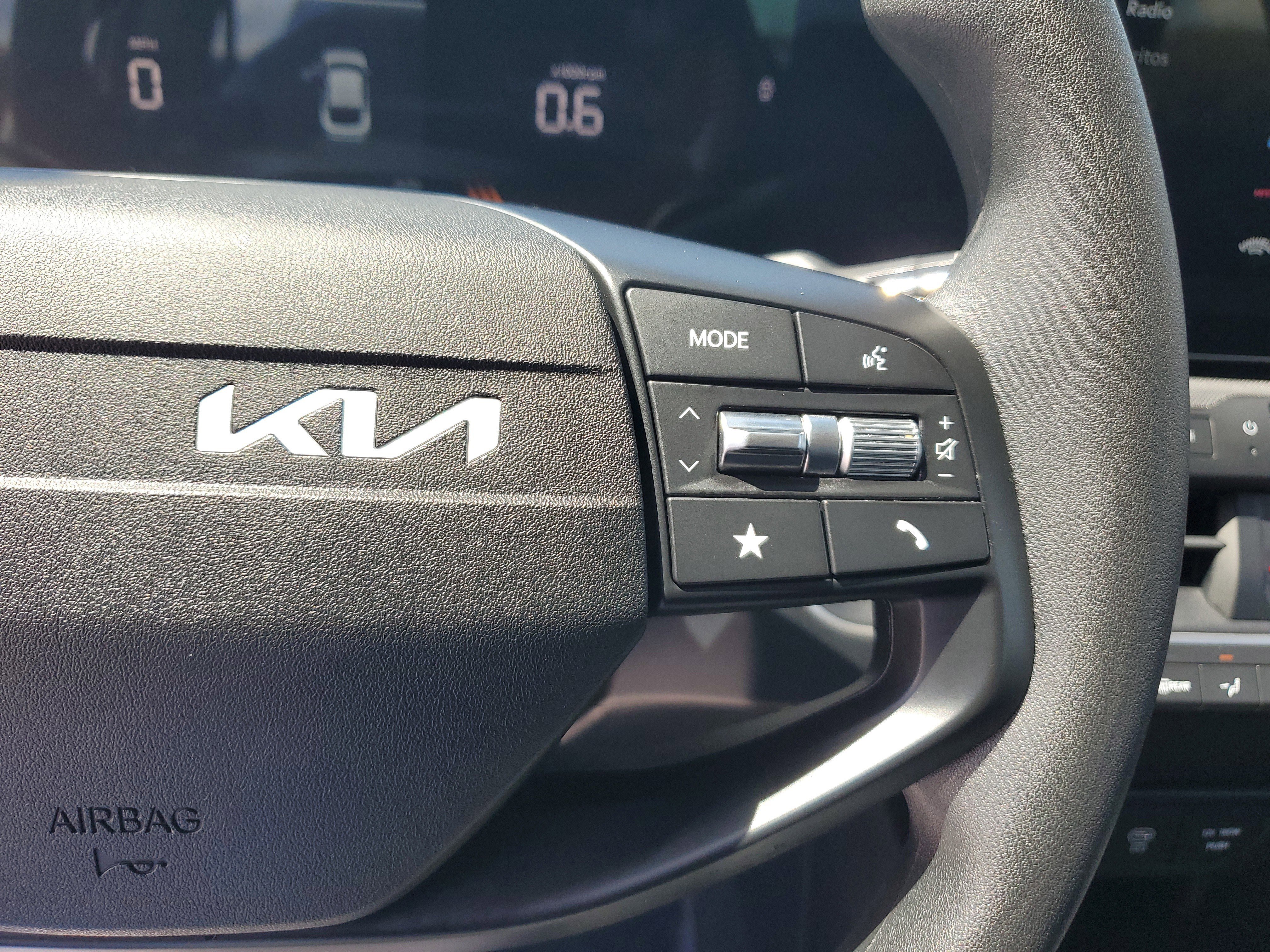 Used 2025 Kia K4 LXS image 20