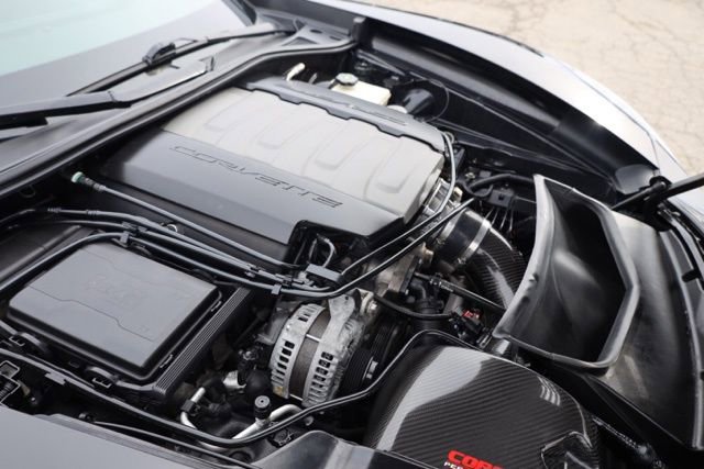 Used 2017 Chevrolet Corvette Stingray Coupe w/ Carbon Flash Badge Package image 29