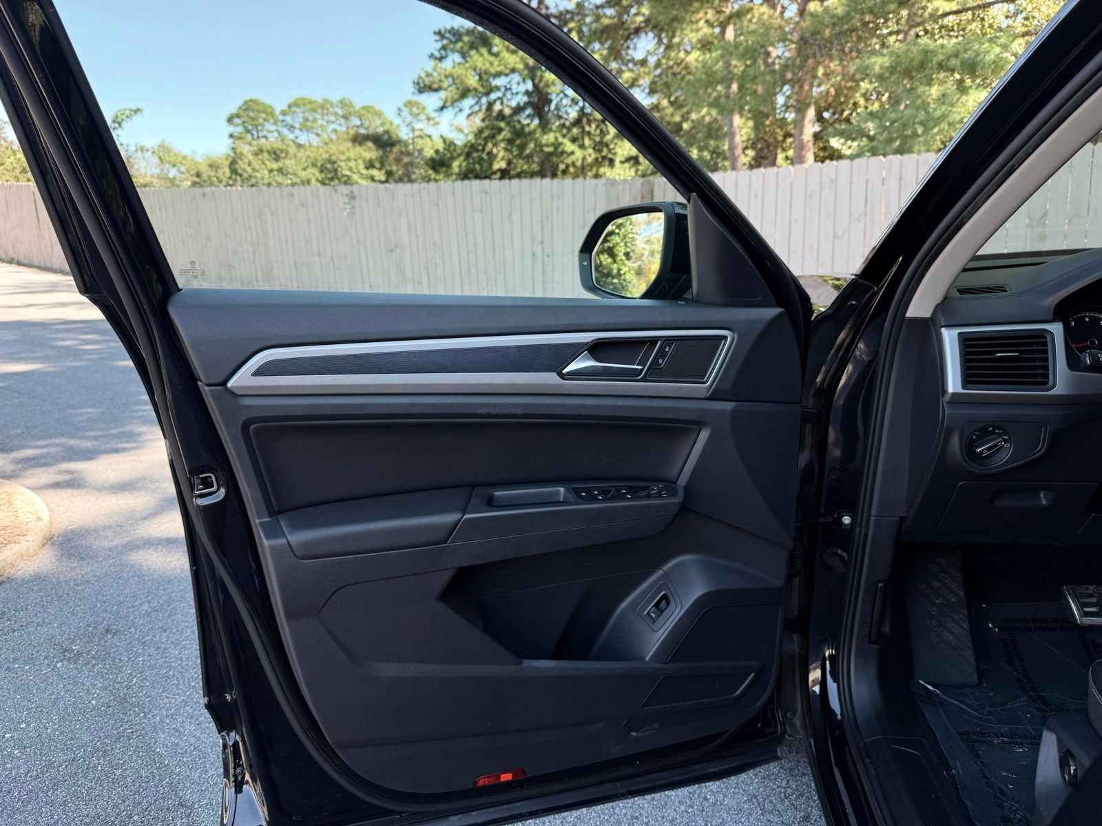 Used 2021 Volkswagen Atlas SE w/ Panoramic Sunroof Package image 10