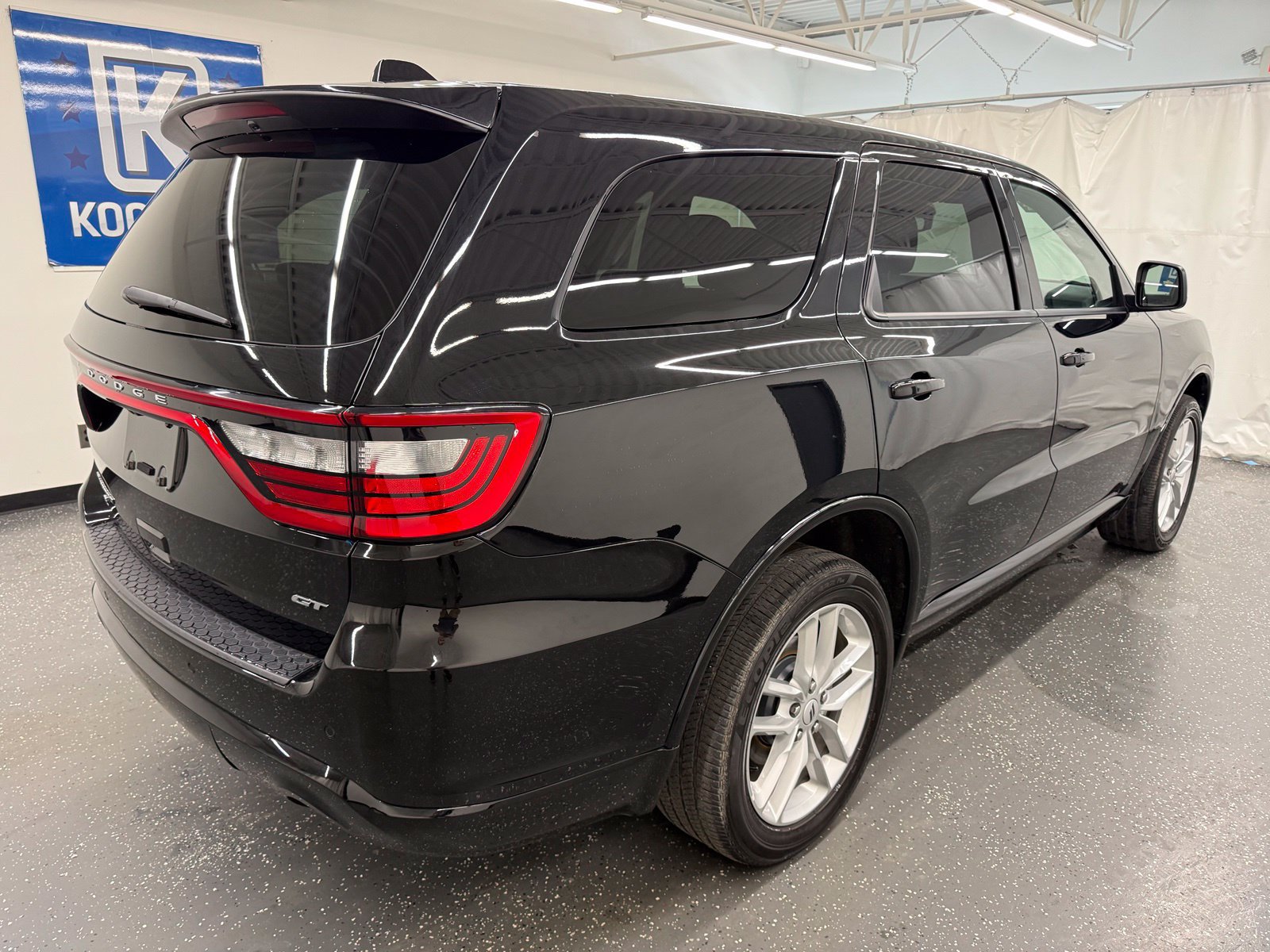 Used 2025 Dodge Durango GT AWD/4WD image 2