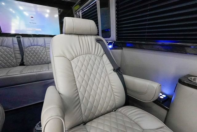 Used 2018 Mercedes-Benz Sprinter 3500 image 94