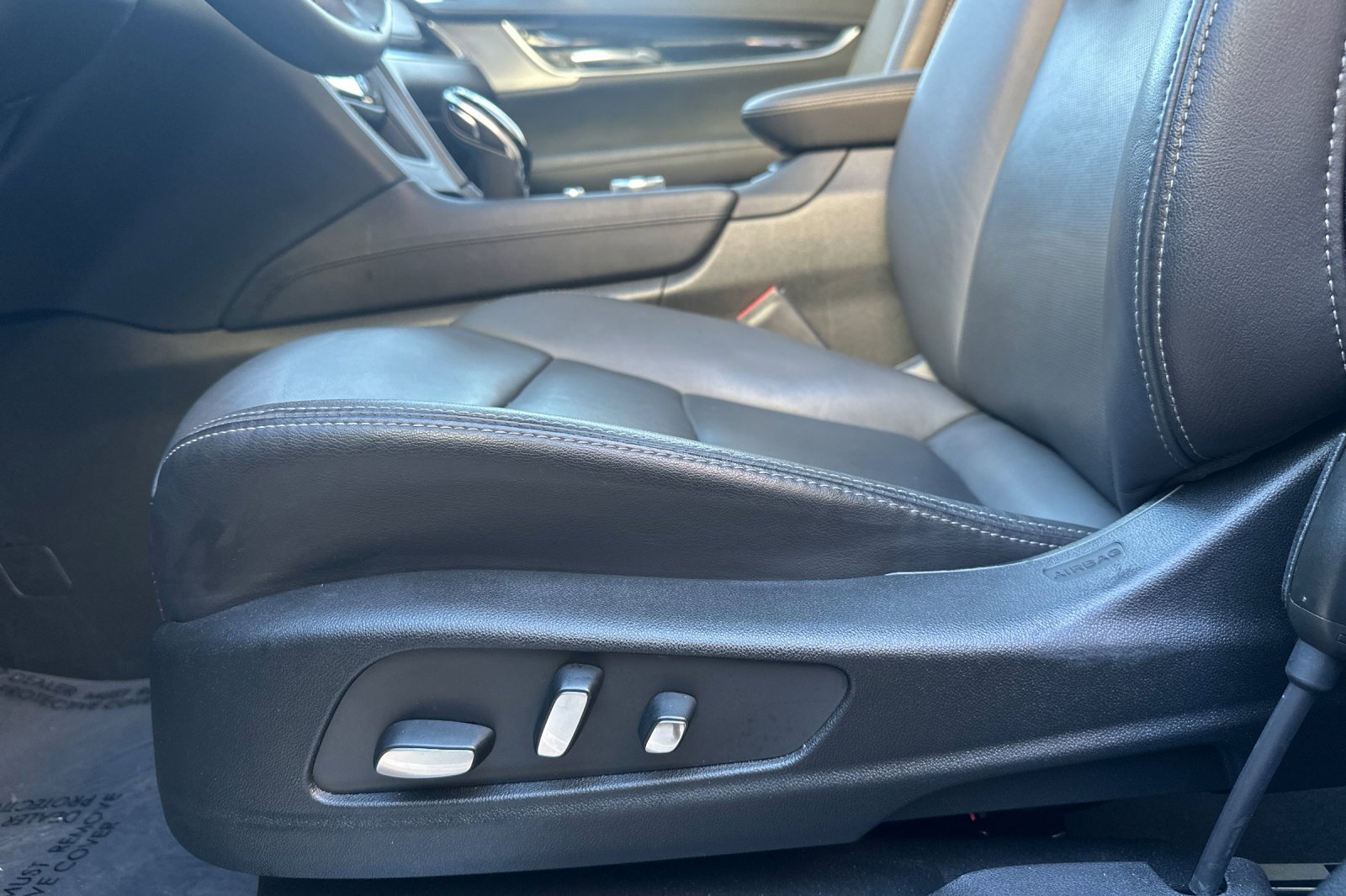 Used 2025 Cadillac XT5 Premium Luxury image 13