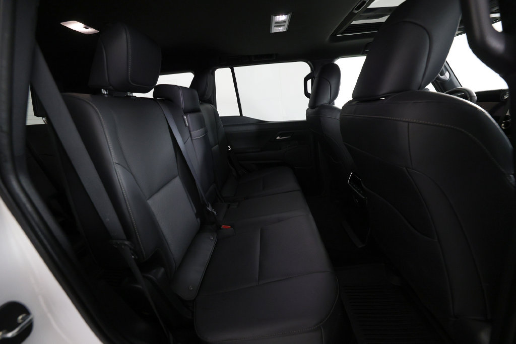 Used 2024 Lexus GX 550 w/ Cold Area Package AWD/4WD image 11