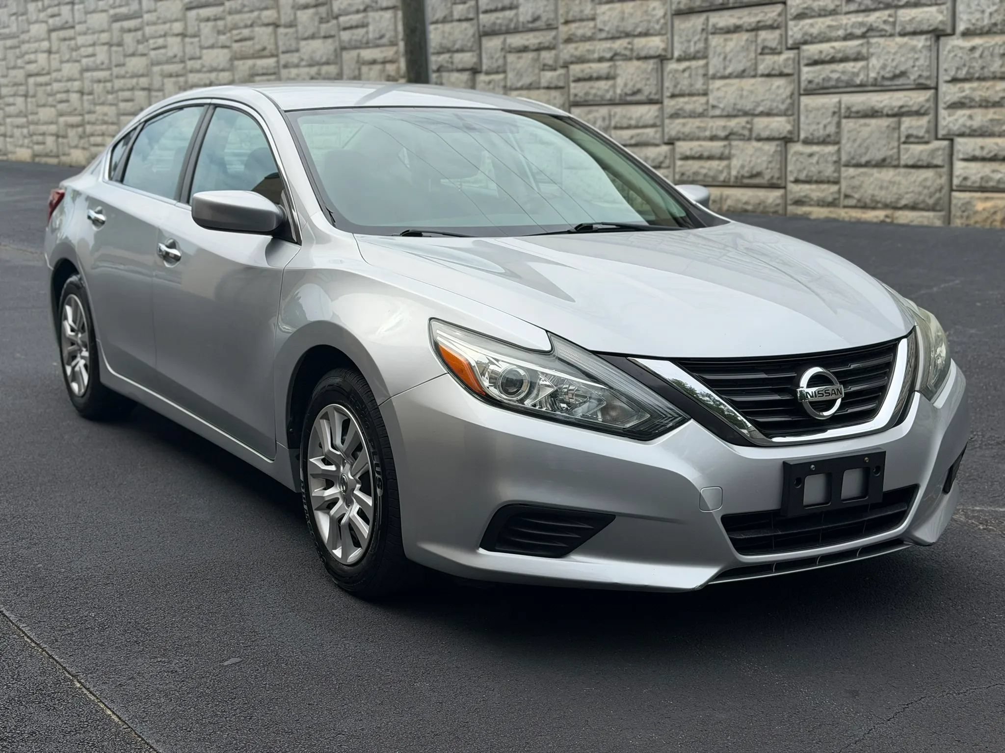 Used 2016 Nissan Altima 2.5 S w/ Power Driver Seat Package FWD image 5