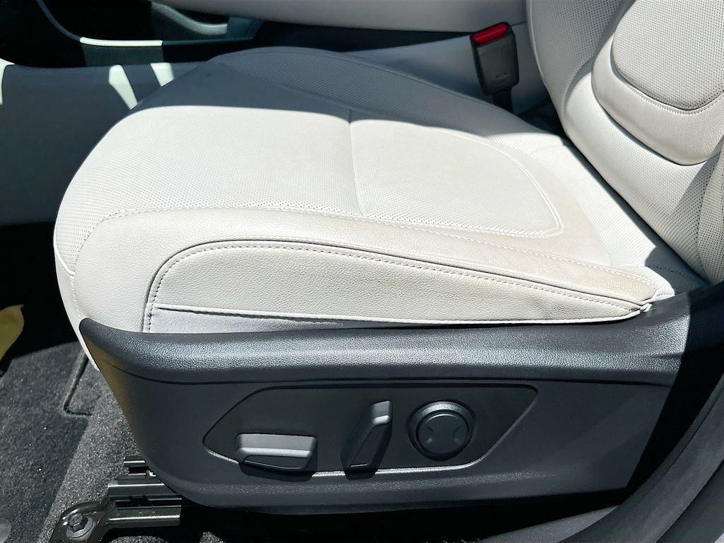 Used 2025 Hyundai Tucson Limited AWD/4WD image 20