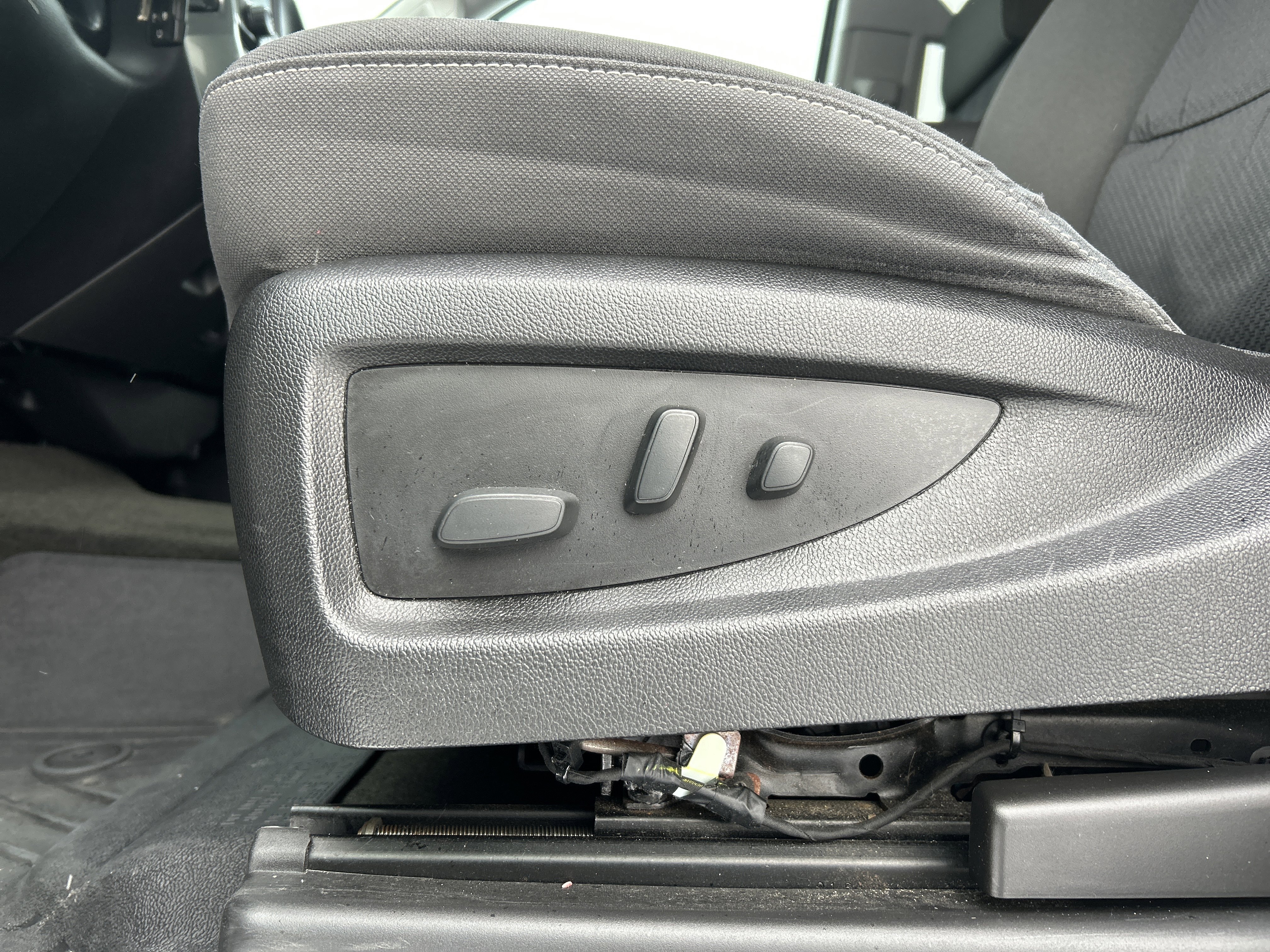 Used 2017 Chevrolet Silverado 1500 LT image 14