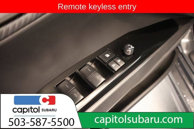 Used 2025 Toyota Camry SE image 12