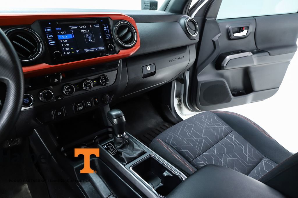 Used 2018 Toyota Tacoma TRD Off-Road image 60