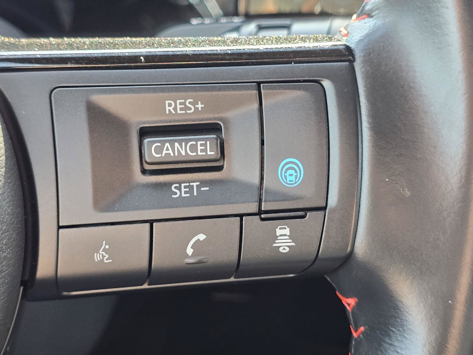 Used 2025 Nissan Kicks SR AWD/4WD image 29