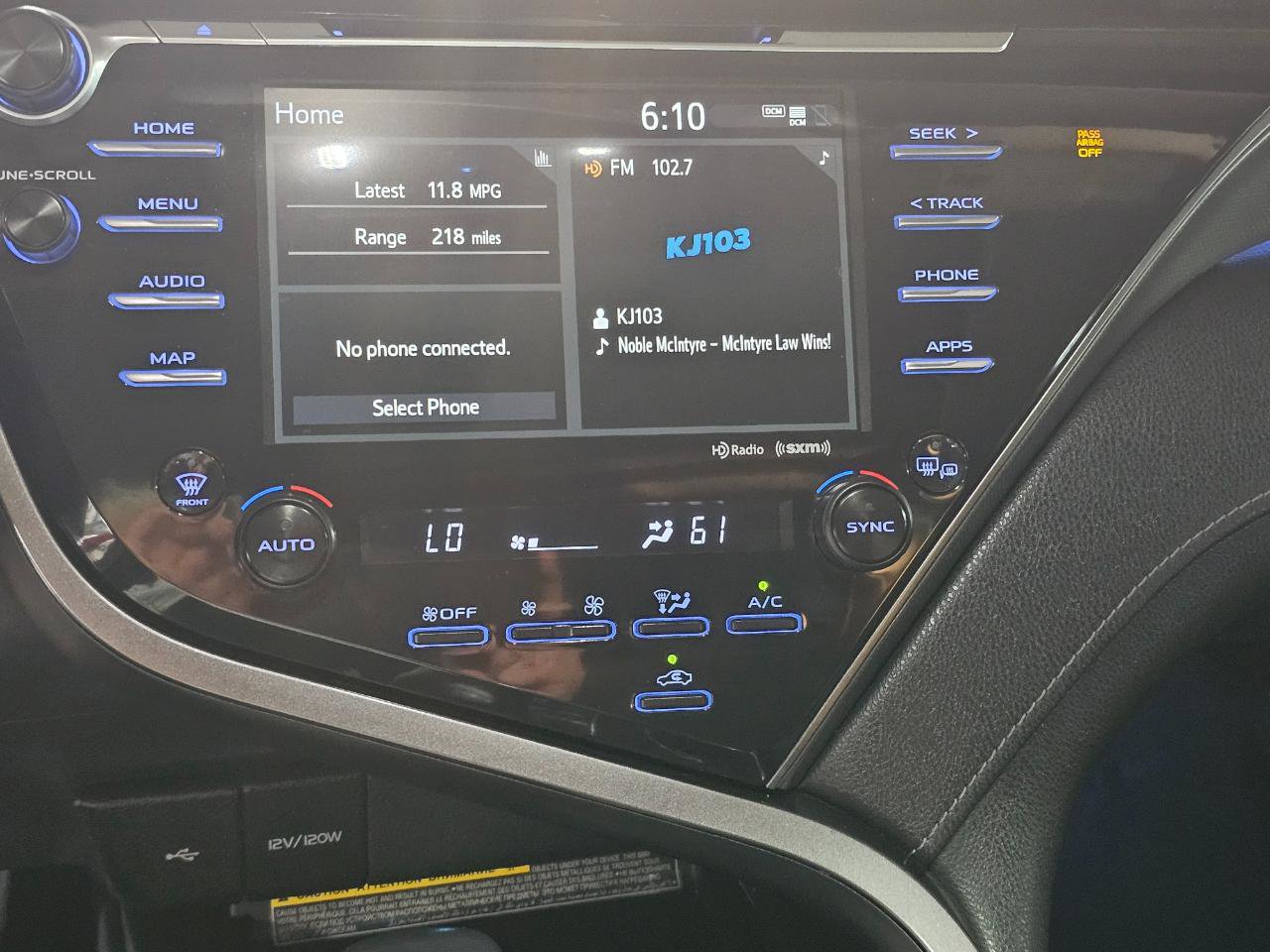 Used 2020 Toyota Camry XSE image 42