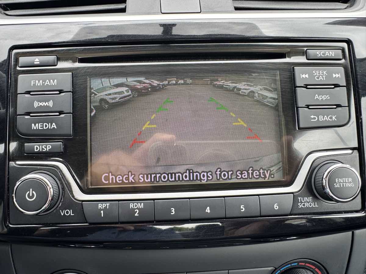 Used 2016 Nissan Sentra SV FWD image 43