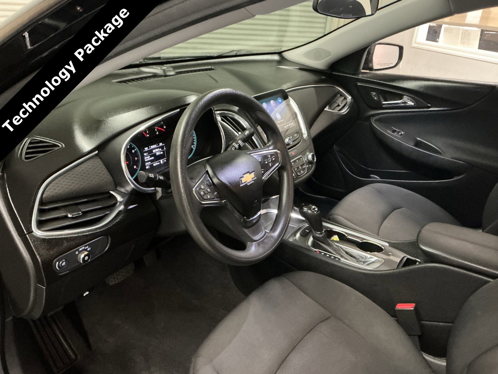 Used 2019 Chevrolet Malibu LT image 9