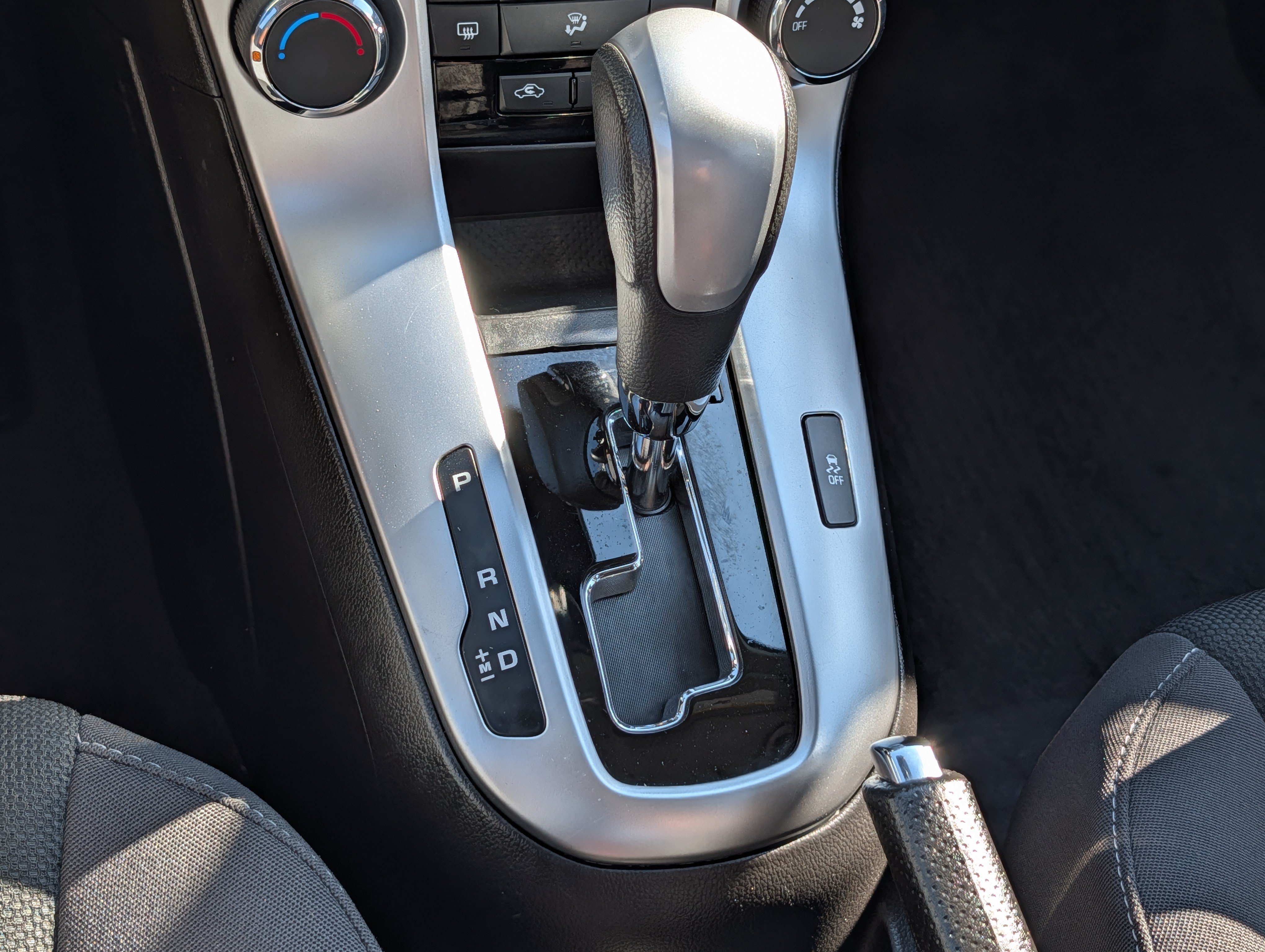 Used 2015 Chevrolet Cruze LT FWD image 24