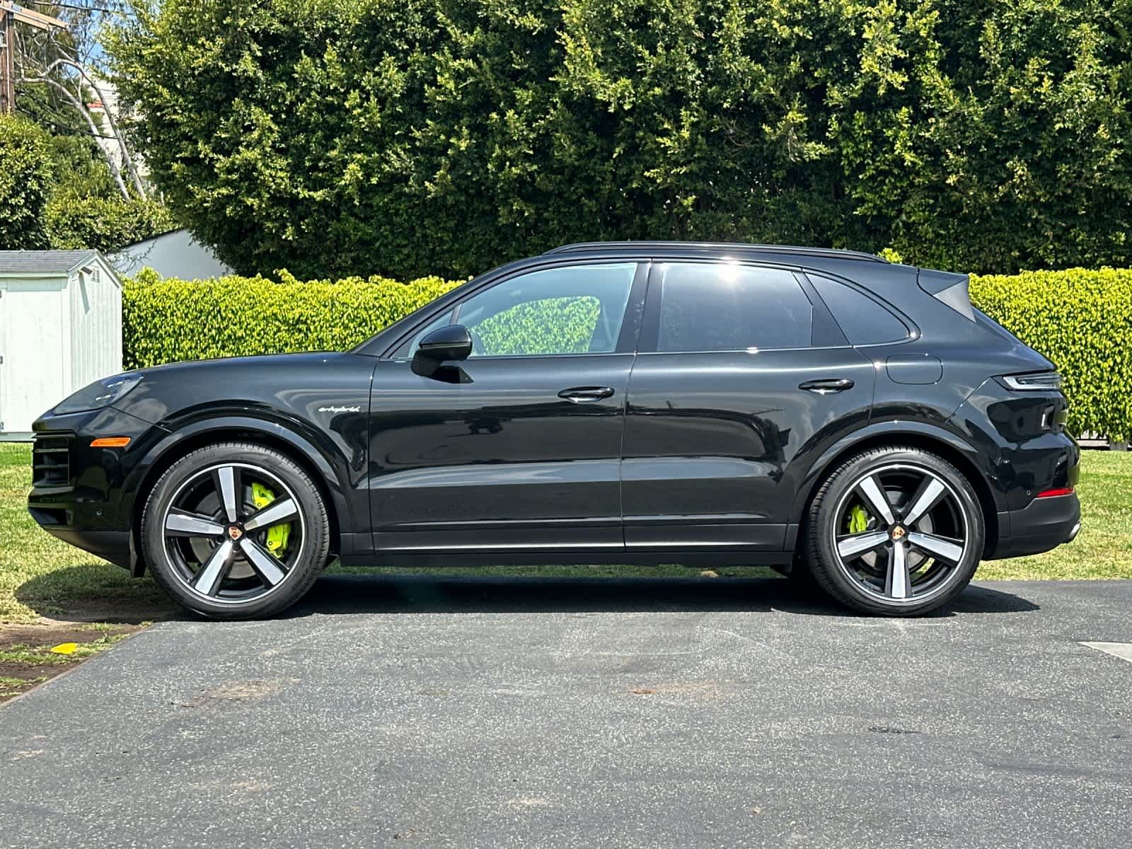 New 2025 Porsche Cayenne S AWD/4WD image 2
