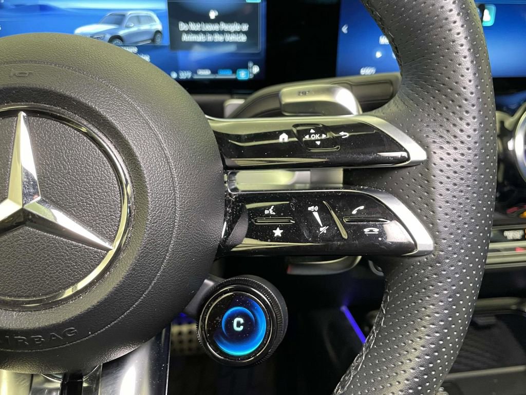 Used 2025 Mercedes-Benz GLB 35 AMG 4MATIC image 39