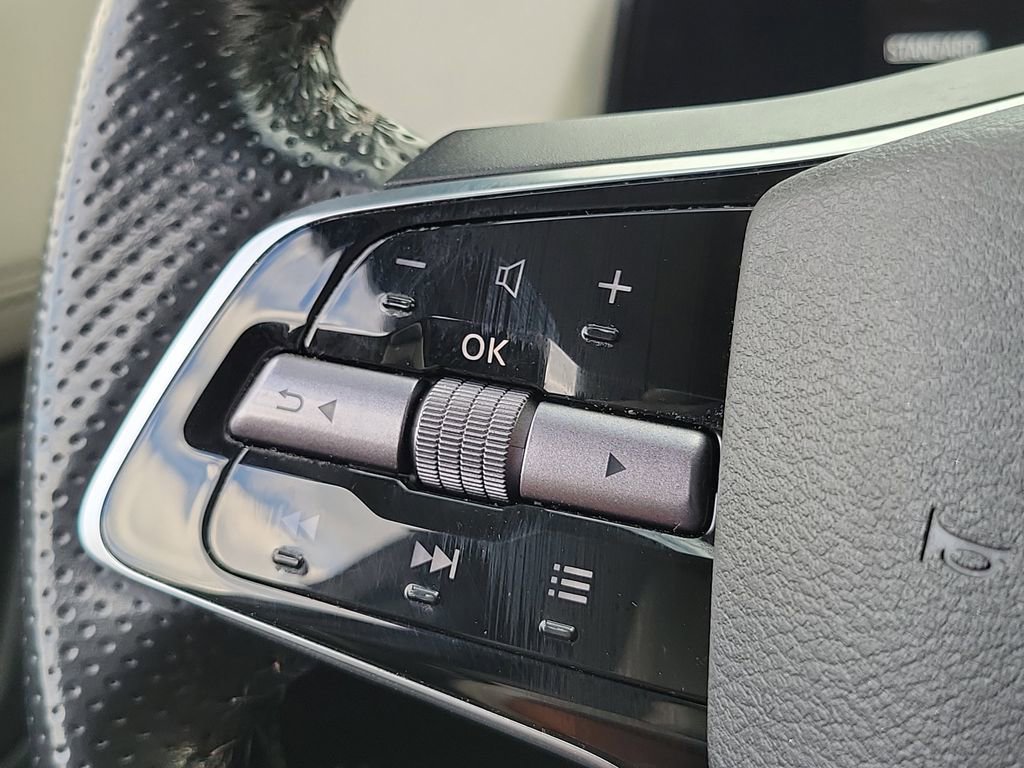 Used 2023 Nissan Ariya FWD image 5