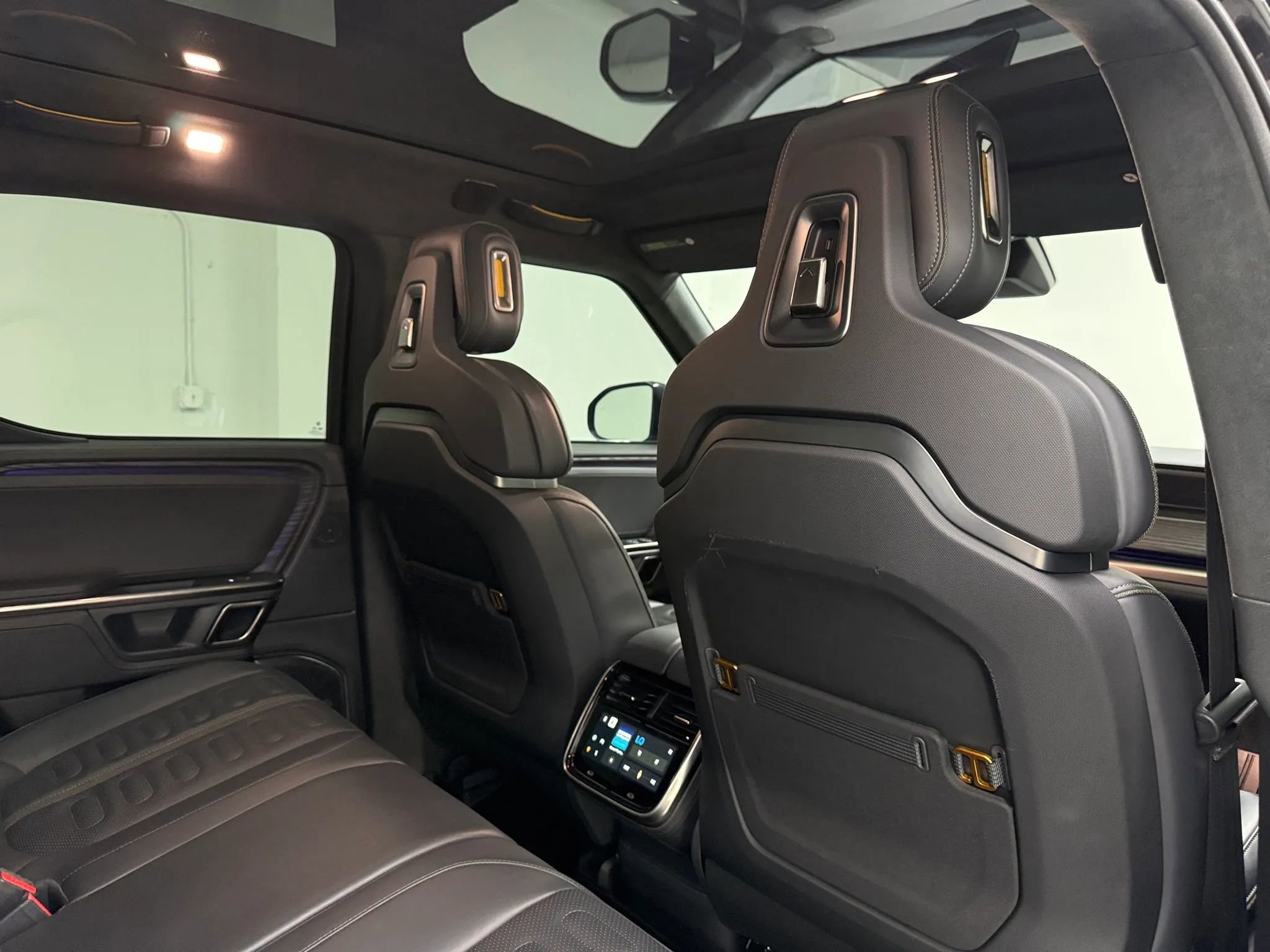 Used 2023 Rivian R1T Adventure image 13