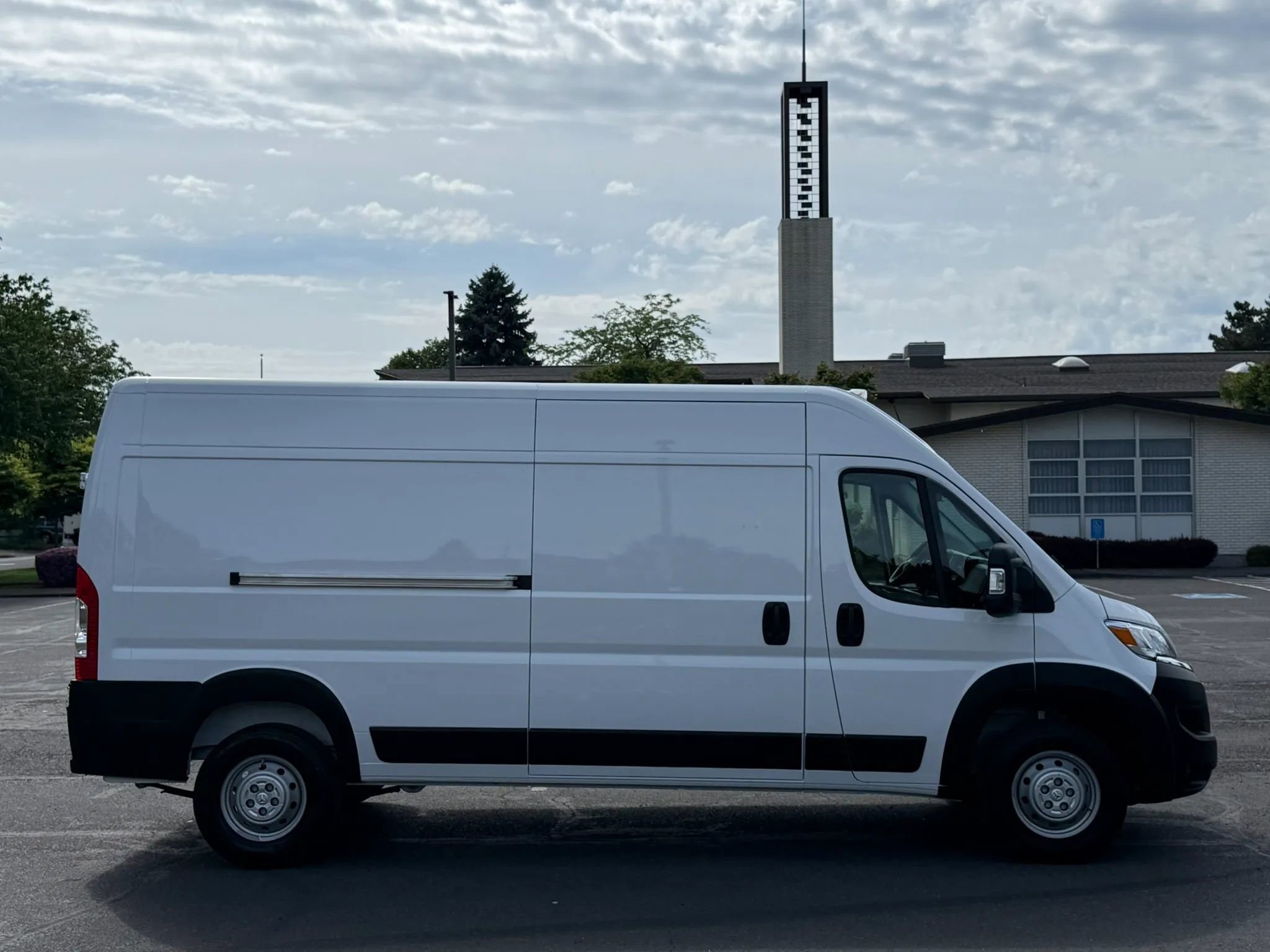 Used 2023 RAM ProMaster 2500 FWD image 7